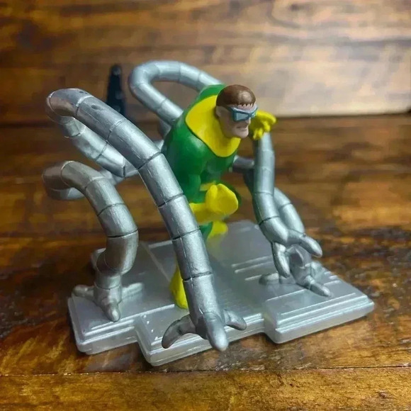 Disney Store Marvel Spider-Man Doctor Octopus PVC Cake Topper Figure With Base - Picture 6 of 8